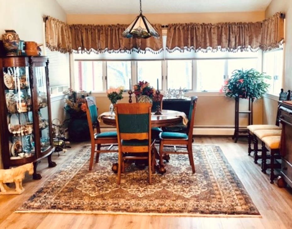 GATES AND BURNS REALTY