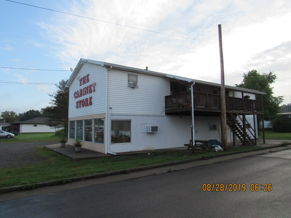 GATES AND BURNS REALTY