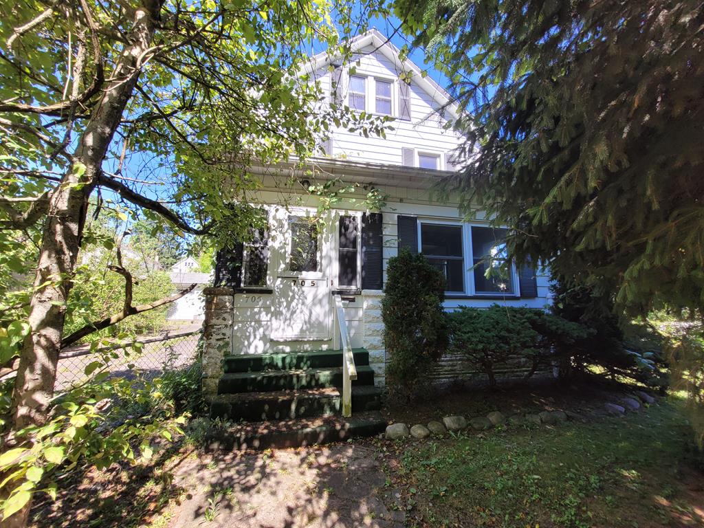 Large 3 Bedroom Home